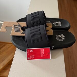 Brand new “Nike “(of court slide)slippers for women.Size-8,color black.🖤